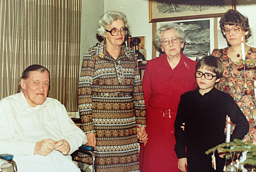 Juleaften 1981: Asmus, Annalise, Alice, David og Pus