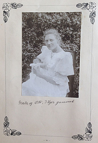 Side 16: Moster Anna med Otto, 3 uger gammel